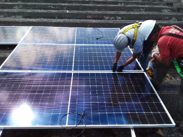 Foto 1 - Painel solar fotovoltaico